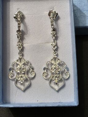 Estate - Silver-Tone Filigree Fashiom Drop Earrings - Item 512